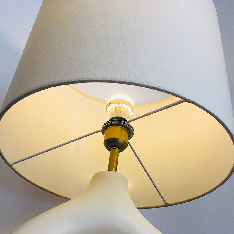 Larke Lamp