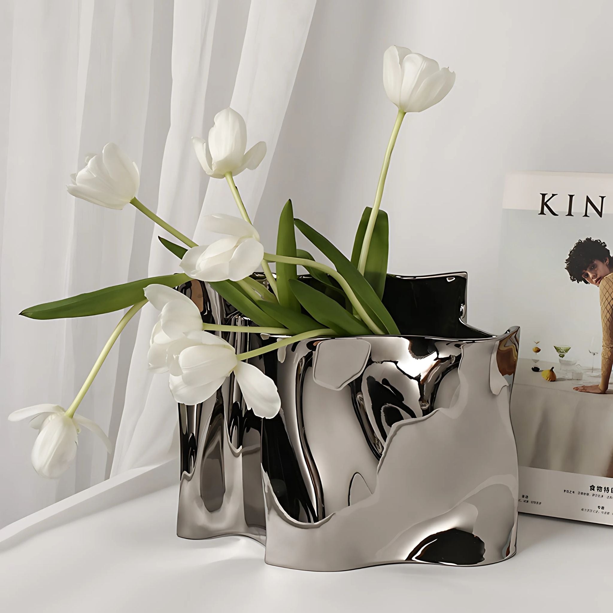 Sandra Vase - CHROME