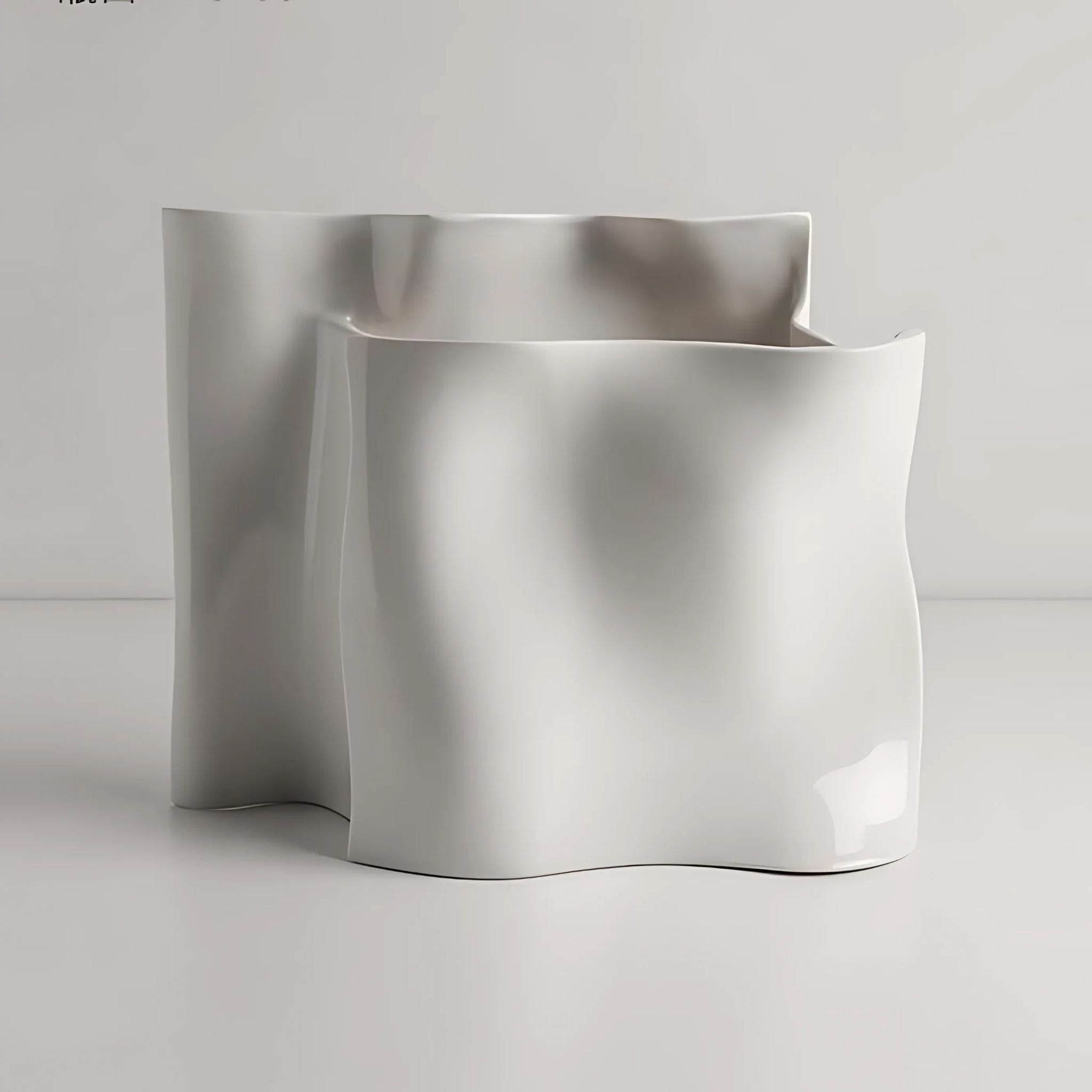 Sandra Vase