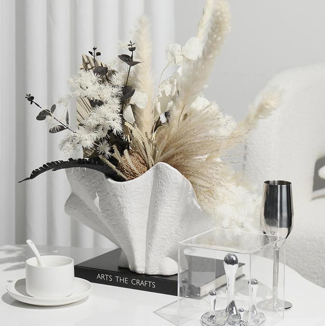 Scallop Vase - Vase - decor - livingroom - beekindled