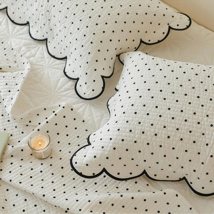 Black Rim Scalloped Bedding - Bedding - bedroom - blanket - beekindled