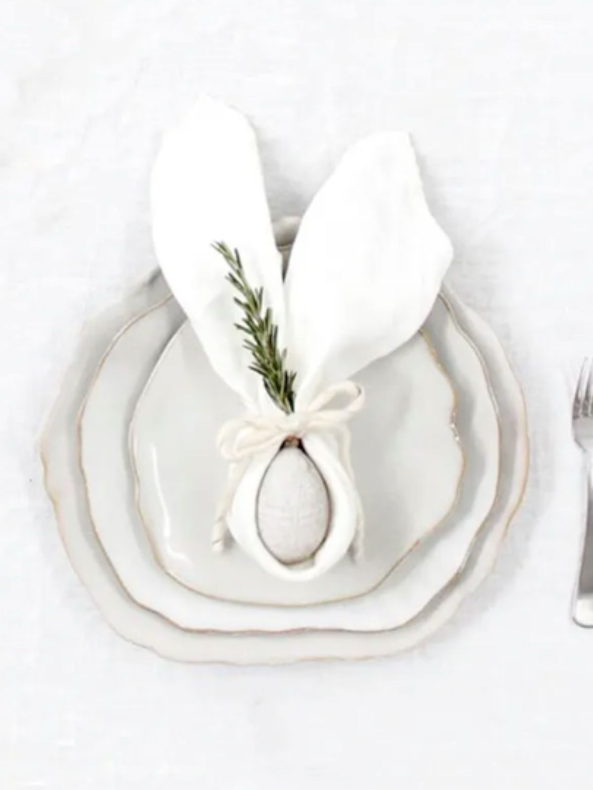 White, irregular ceramic dining tableware plates.