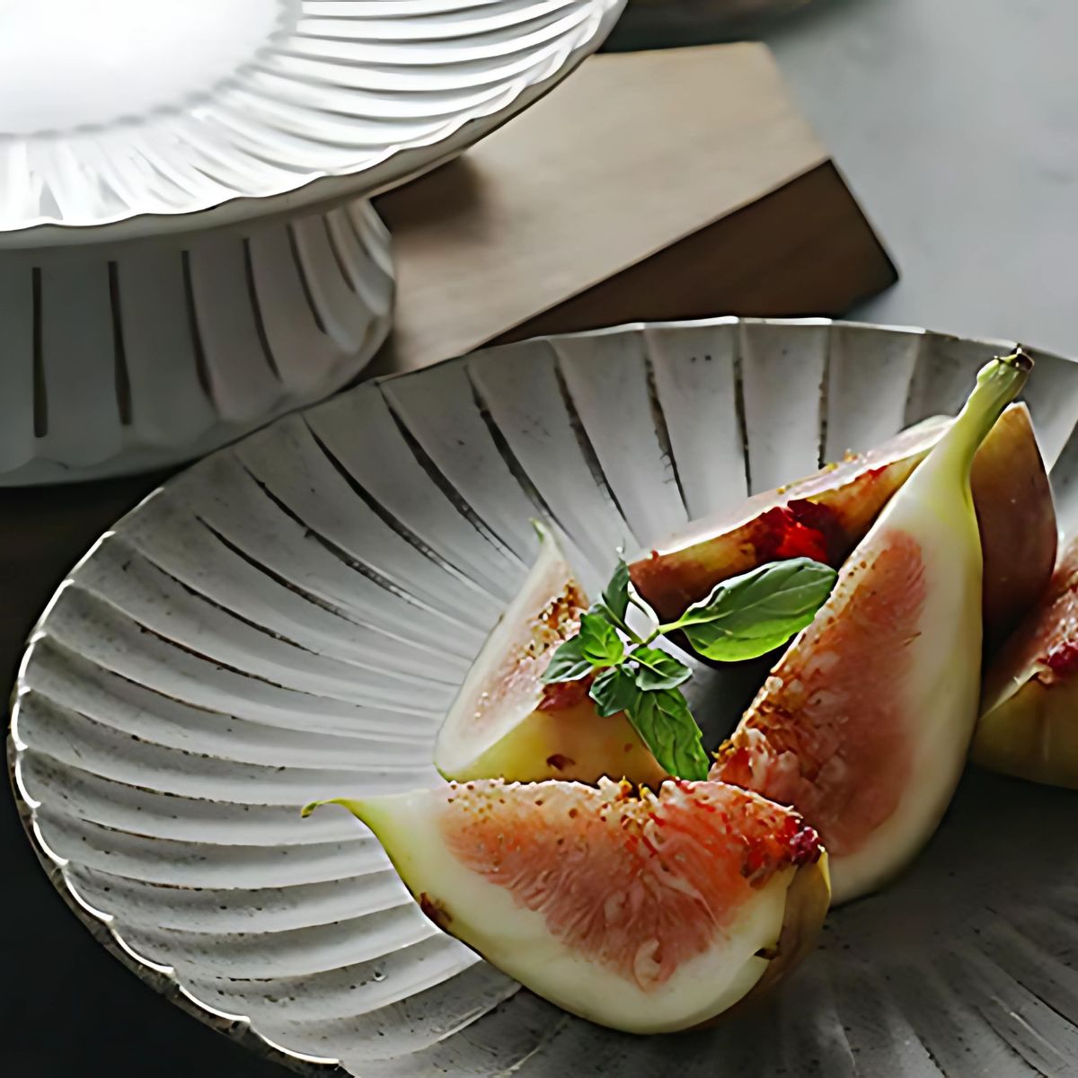 Scalloped Plattern - Serving Tray - kitchen - beekindled