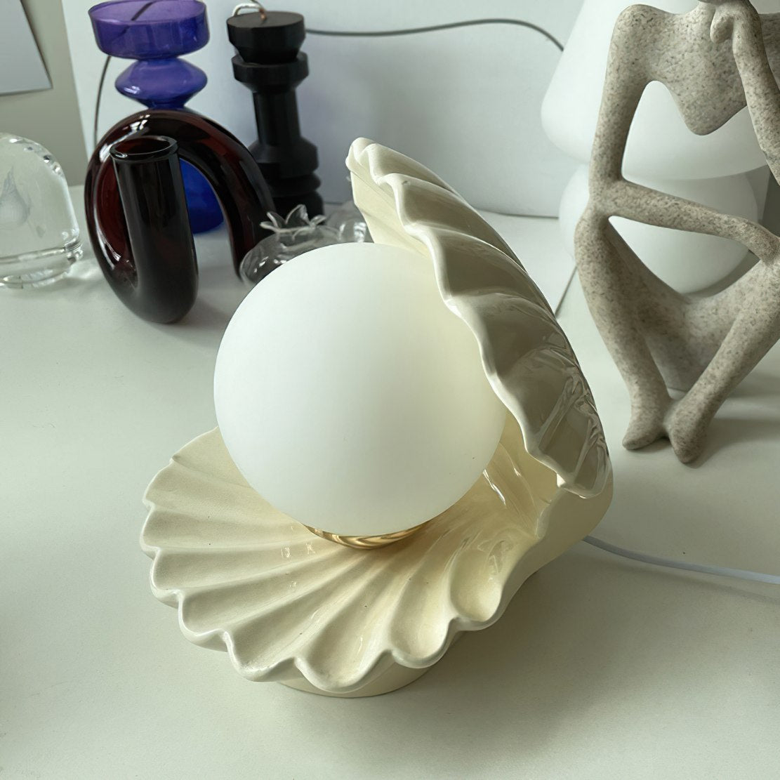 White pearl lightbulb shell lamp