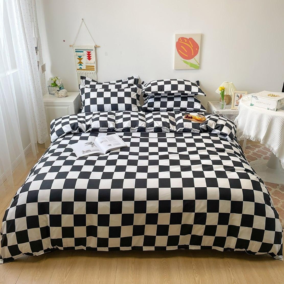 Black white checkerboard pattern bedding set