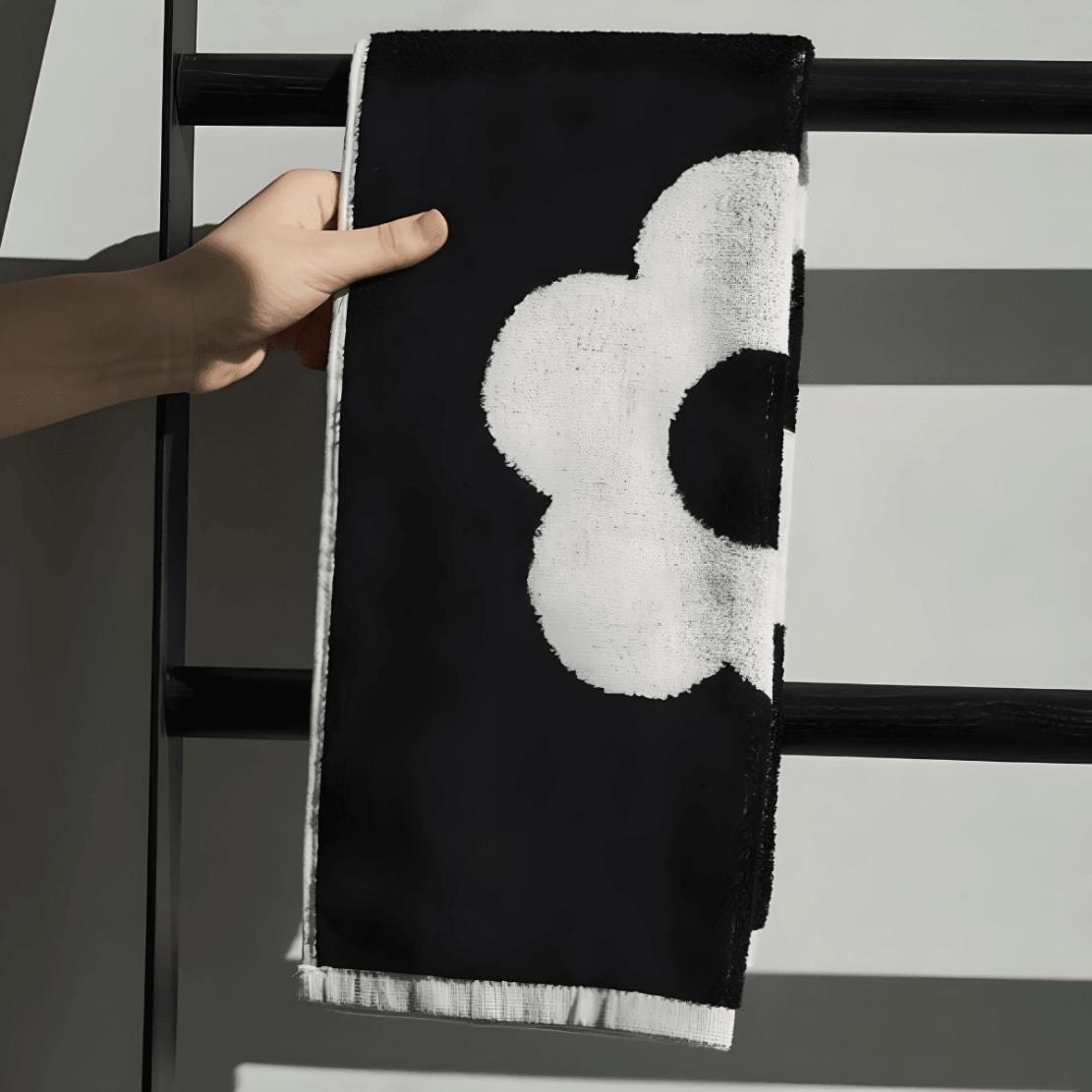 Black white abstract flower bath towel