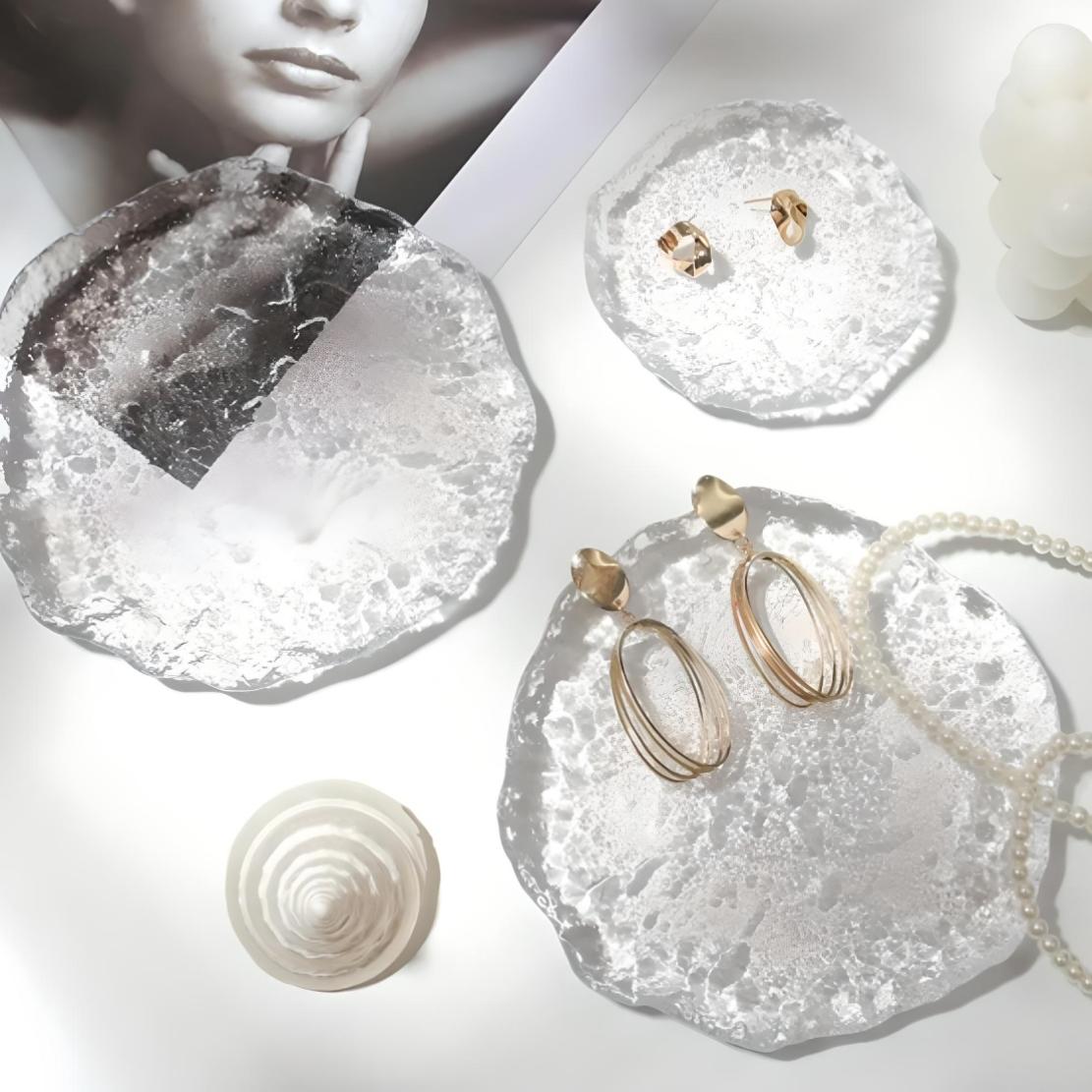 Elegant irregular glass jewellery tray
