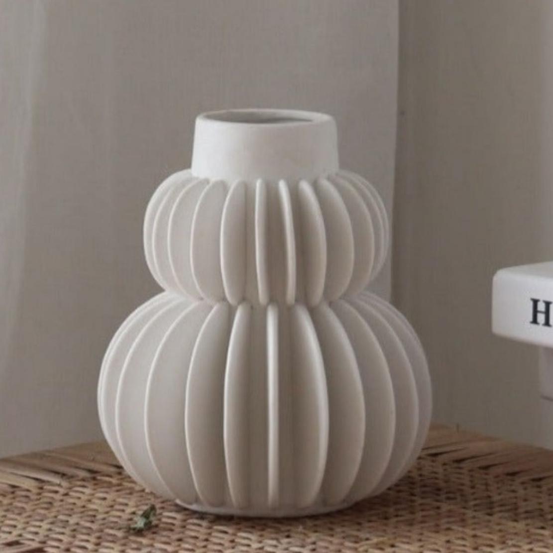 Nordic white ceramic line ball vase