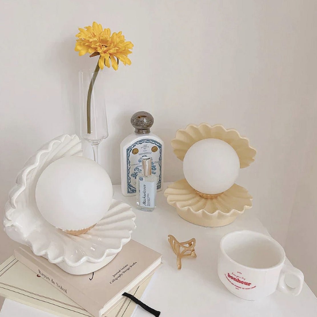 White & beige cute pearl shell lamps